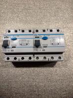 2 stuks Hager CDA440G  aardlekschakelaar (RCD)., Ophalen of Verzenden, Gebruikt