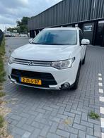 Mitsubishi Outlander 2.0 I Phev 4WD 2015 Wit, Auto's, Mitsubishi, Origineel Nederlands, Te koop, 5 stoelen, Benzine