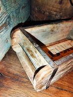 Oude brocante steen mal steenmal
Afgewerkt met ijzer, Antiek en Kunst, Ophalen of Verzenden