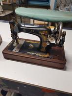 Vintage hand naaimachine, Antiek en Kunst, Ophalen