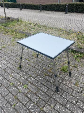 Camping tafeltje beschikbaar voor biedingen