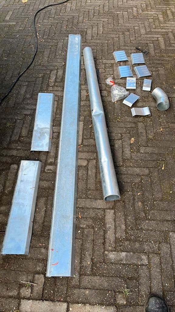 Zinken kraal goot met regenpijp , deklijst, Doe-het-zelf en Verbouw, Metalen, Gebruikt, Overige metalen, Ophalen