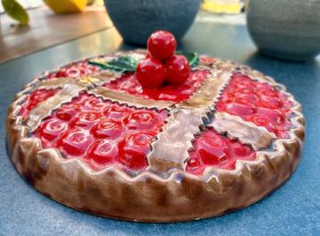 Vintage kersenvlaai keramiek beschikbaar voor biedingen