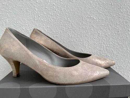 Maripe pumps mod 20614 geschuurd suede leder rose beige 41, Kleding | Dames, Schoenen, Zo goed als nieuw, Pumps, Roze, Verzenden