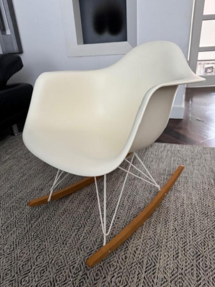 vitra rar schommelstoel, Huis en Inrichting, Stoelen, Zo goed als nieuw, Eén, Wit, Ophalen