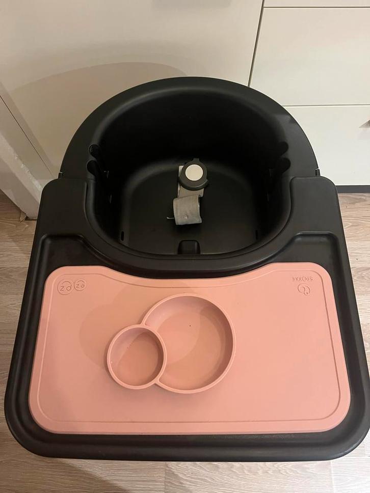 Stokke Steps Meegroeistoel + Extra's, Kinderen en Baby's, Kinderstoelen, Gebruikt, Meegroeistoel, Afneembaar eetblad, Ophalen