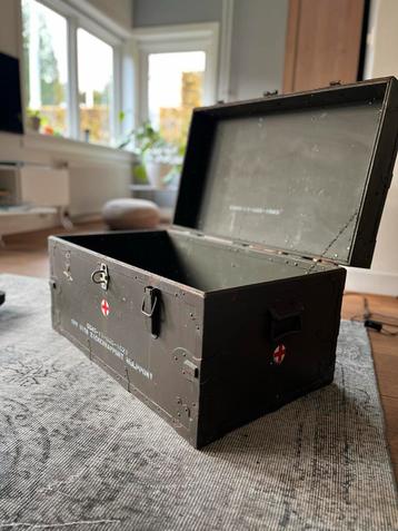 Oude Metalen Legerkist - Decoratief & Uniek! beschikbaar voor biedingen