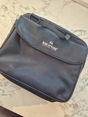 Make-up Studio Tas met Vakken beschikbaar voor biedingen