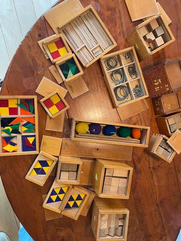 Fröbel kleuterschool materiaal uit eind ‘30. beschikbaar voor biedingen