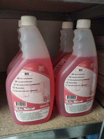 4 nieuwe flessen R5 luchtverfrisser (à 750ml) professioneel beschikbaar voor biedingen