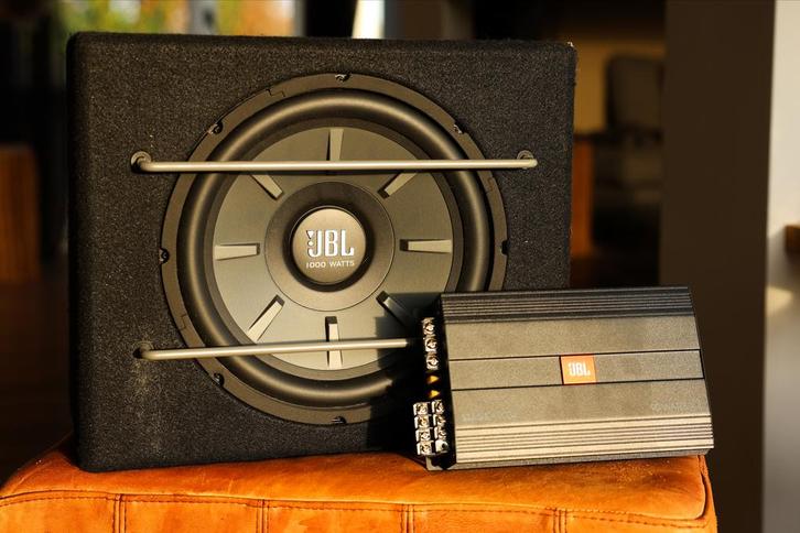 JBL subwoofer (1000 Watt) & versterker, Auto diversen, Autospeakers, Zo goed als nieuw, Ophalen of Verzenden