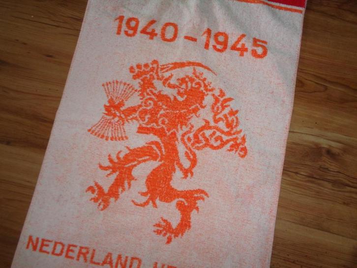 Oorlog wo2 bevrijding 1945 handdoek, Verzamelen, Militaria | Tweede Wereldoorlog, Landmacht, Nederland, Verzenden