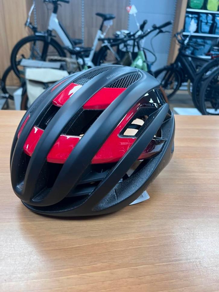Abus airbreaker zwart/rood, Fietsen en Brommers, Fietsaccessoires | Fietshelmen, Nieuw, Heer of Dame, M, Ophalen of Verzenden