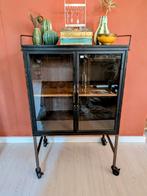 Industriële Vitrinekast, Huis en Inrichting, Kasten | Vitrinekasten, Ophalen, Met deur(en), 50 tot 100 cm, Zo goed als nieuw