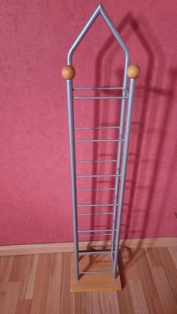 Metalen CD Rekje beschikbaar voor biedingen