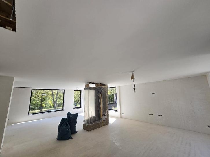 Aangeboden Schilder/Spackspuiter, Doe-het-zelf en Verbouw, Verf, Beits en Lak, Nieuw, Verf, 5 tot 10 liter, Wit, Ophalen