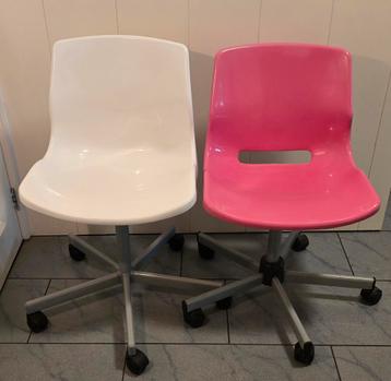 2 x IKEA bureaustoel, zgan en goede staat beschikbaar voor biedingen
