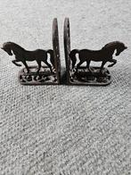 2 ijzeren paard boekensteunen, Verzenden, Zo goed als nieuw