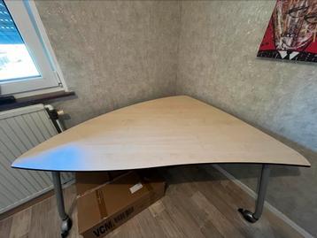 Hoekbureau te koop 
