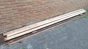 Houten balkjes lengte 370 cm beschikbaar voor biedingen