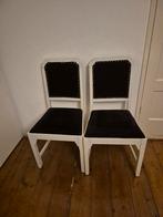 2 aparte solide stoelen met leuke details, Ophalen, Gebruikt, Twee, Wit