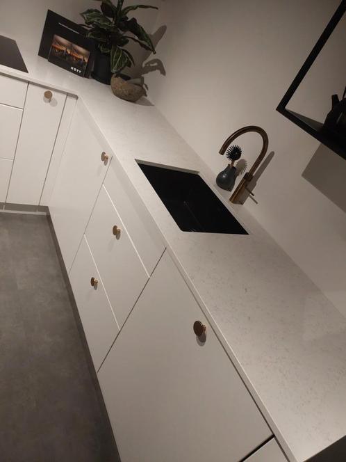 Veda white keuken by Kvik  in prijs verlaagd, Huis en Inrichting, Keuken | Complete keukens, Nieuw, Hoekkeuken, Wit, Composiet