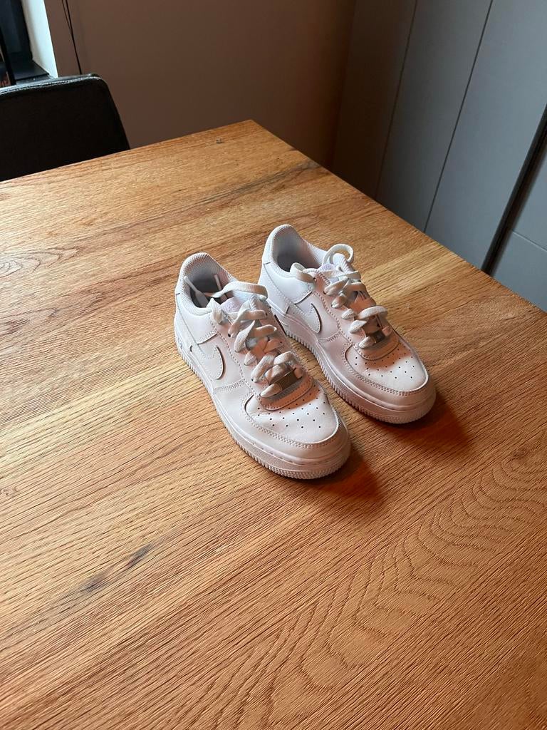 Witte Nike Air Force 1 - Zo goed als nieuw, Ophalen of Verzenden, Zo goed als nieuw, Wit, Sneakers of Gympen