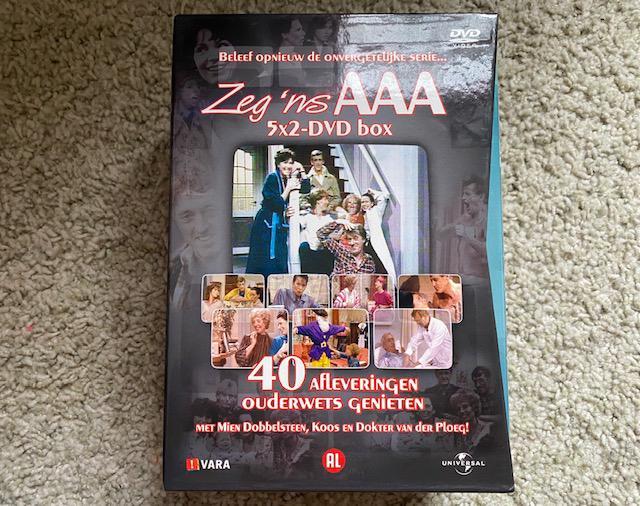 Box zeg ‘ns aaa, Cd's en Dvd's, Dvd's | Tv en Series, Zo goed als nieuw, Komedie, Alle leeftijden, Ophalen of Verzenden