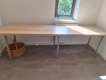 Mooi bureau/tafelblad met poten