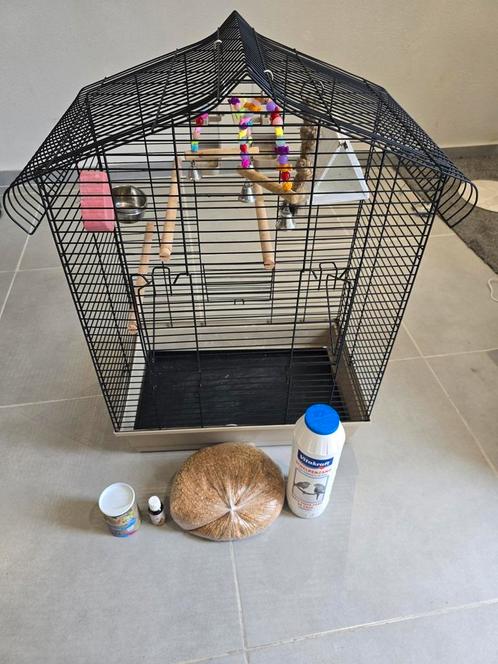 Vogelkooi compleet met voer vitamines etc, Dieren en Toebehoren, Overige Dieren-accessoires, Zo goed als nieuw, Ophalen