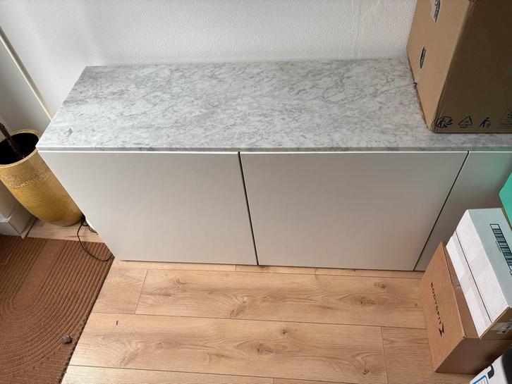 Ikea Besta kast met marmeren blad, Huis en Inrichting, Kasten | Kledingkasten, Zo goed als nieuw, Minder dan 100 cm, 150 tot 200 cm