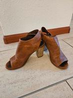 Sandalen cognac leder maat 37 NIEUWSTAAT, Bruin, Omoda, Zo goed als nieuw, Sandalen of Muiltjes