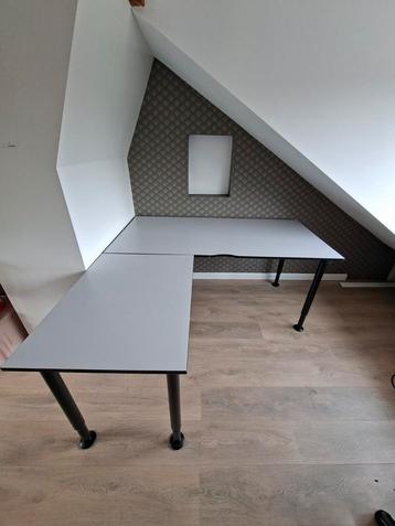 Hoekbureau 160x160cm, Zeer Degelijk van het merk Gispen! beschikbaar voor biedingen