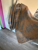 Fraaie omslagdoek/sjaal, Kleding | Dames, Mutsen, Sjaals en Handschoenen, Ophalen of Verzenden, Gedragen, Maat 46/48 (XL) of groter