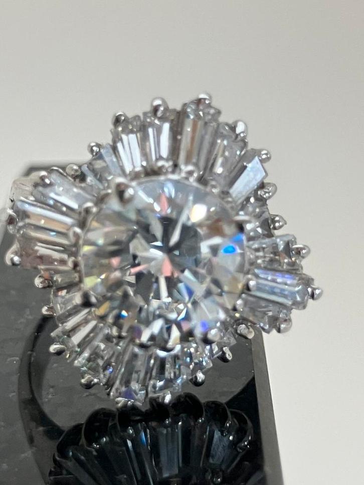 Schitterende ring, Sieraden, Tassen en Uiterlijk, Ringen, Zo goed als nieuw, Dame, 17 tot 18, Zilver, Ophalen of Verzenden