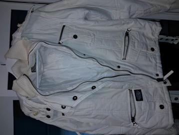 Tussenjas/winterjas  wit beschikbaar voor biedingen