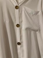 Witte blouse met knopen, Ophalen of Verzenden, Zo goed als nieuw, Maat 38/40 (M), Wit