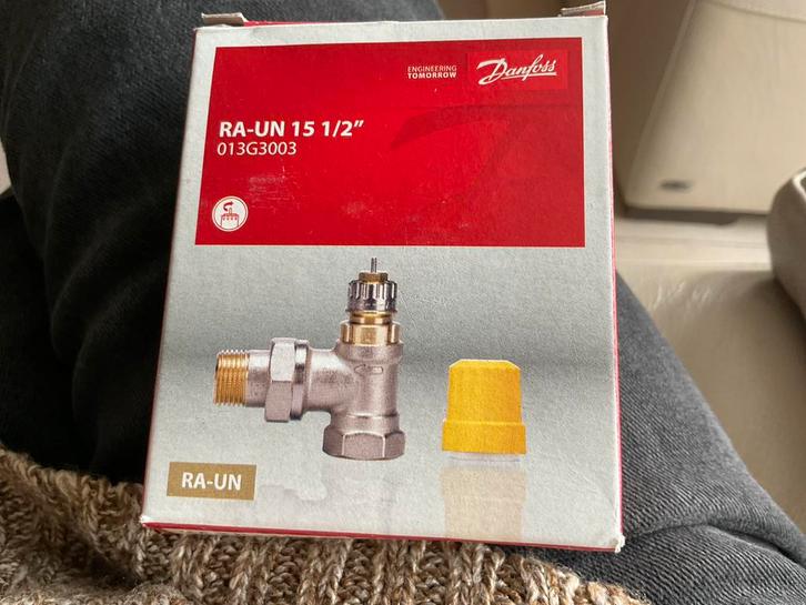 Danfoss RA-UN 15 1/2" 3 stuks !  Radiatorafsluiter, Doe-het-zelf en Verbouw, Verwarming en Radiatoren, Nieuw, Radiator, Minder dan 200 watt