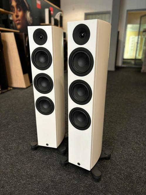 System Audio Legend 40.2 Silverback Wit met Stereo Hub, Audio, Tv en Foto, Luidsprekers, Front, Rear of Stereo speakers, 120 watt of meer