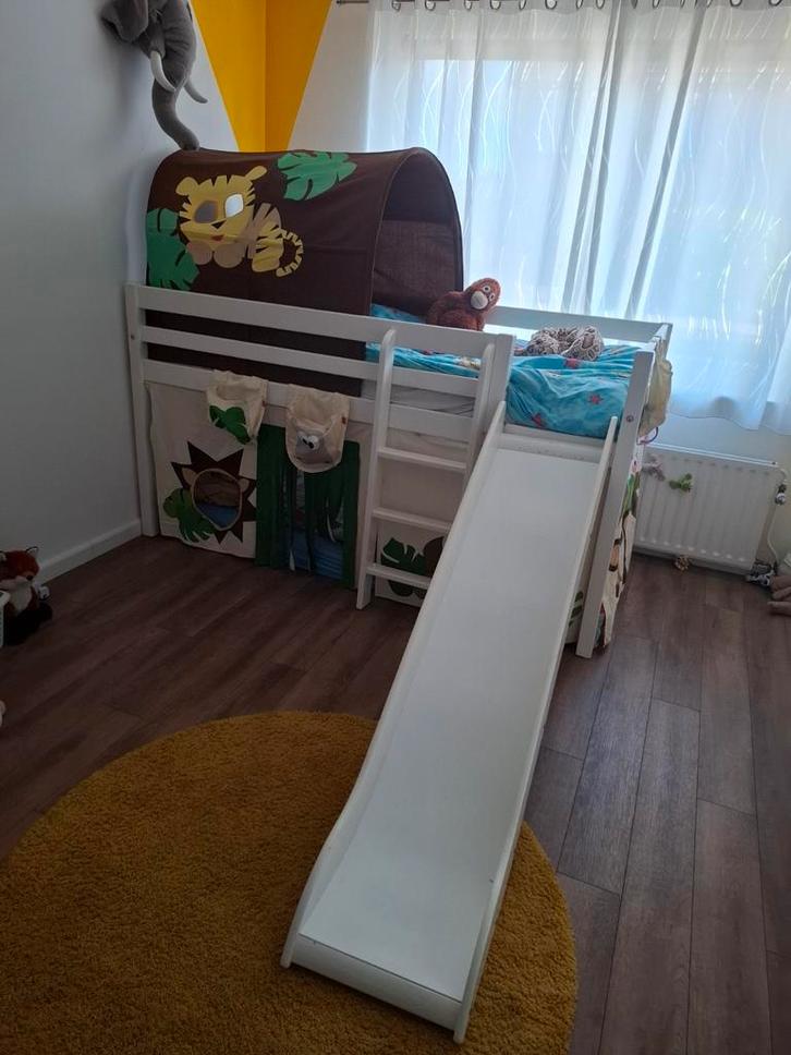 Half hoogslaper met glijbaan, Kinderen en Baby's, Kinderkamer | Stapelbedden en Hoogslapers, Gebruikt, Halfhoogslaper, Ophalen of Verzenden