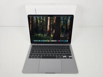 Apple MacBook Air 2022 – M2 – 13" – 8GB RAM – 256GB SSD beschikbaar voor biedingen