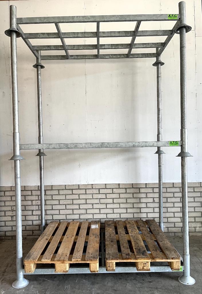 stapelbak - stapelrek - stapelbok - opslagbok - opslagrek, Doe-het-zelf en Verbouw, Overige Doe-het-zelf en Verbouw, Zo goed als nieuw