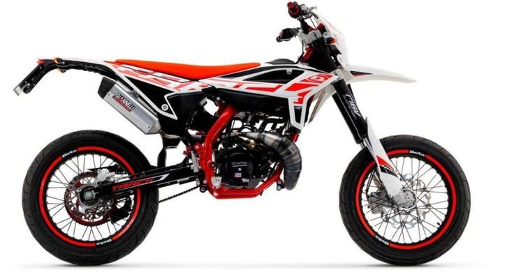 Giannelli uitlaat AM6 Beta RR50, Fietsen en Brommers, Brommeronderdelen | Algemeen, Zo goed als nieuw, Uitlaat, Ophalen