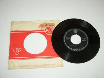 Jukebox Single - Hank Locklin - Please help me, I'm Falling beschikbaar voor biedingen