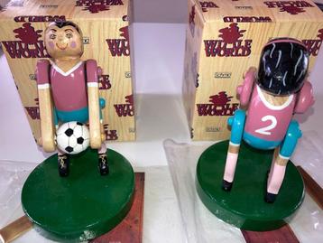 2 Dames Sporten met bal Wittle World Hout in OVP Balsport beschikbaar voor biedingen