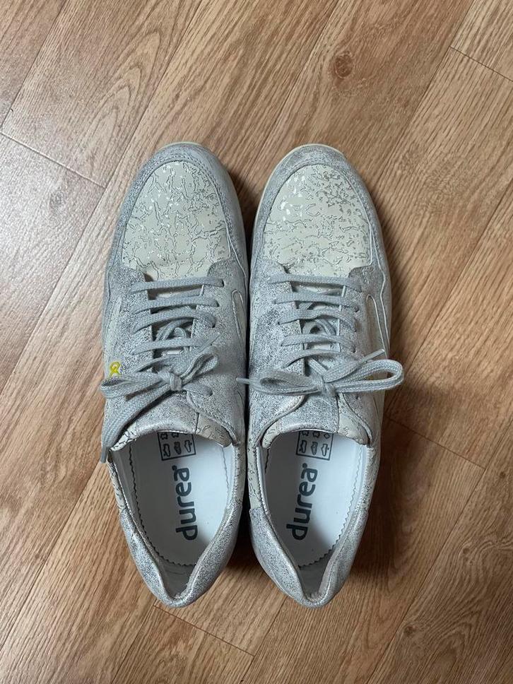 Durea schoenen 40,5, Kleding | Dames, Schoenen, Zo goed als nieuw, Sneakers of Gympen, Beige, Verzenden