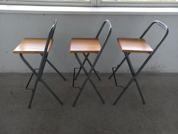 3 handige  inklapbare barkrukken beschikbaar voor biedingen