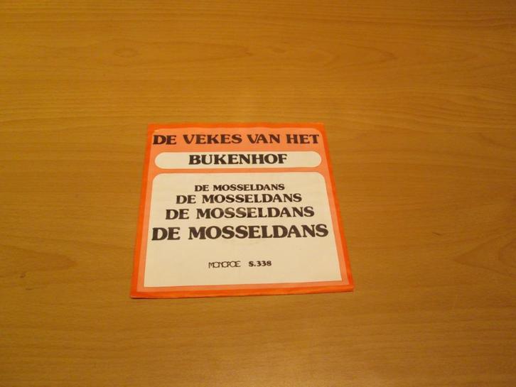 De Vekes Van Het Buikenhhof - De Mosseldans / Willy Carry En, Cd's en Dvd's, Vinyl Singles, Gebruikt, Pop, Ophalen of Verzenden