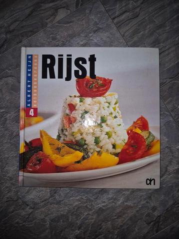 Diverse Kookboeken: Roerbakken, Vis & Rijst beschikbaar voor biedingen