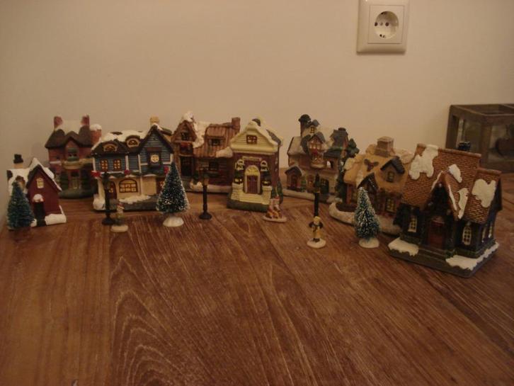kerstdorp met huisjes en toebehoren, Diversen, Kerst, Gebruikt, Ophalen of Verzenden